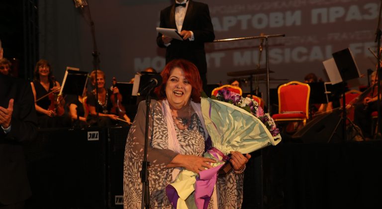 ХРИСТИНА АНГЕЛАКОВА: УСЕЩАМ ХУБАВАТА МУЗИКА ФИЗИЧЕСКИ