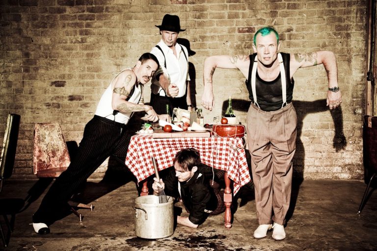 RED HOT CHILI PEPPERS: Край на турнетата (ВИДЕО)