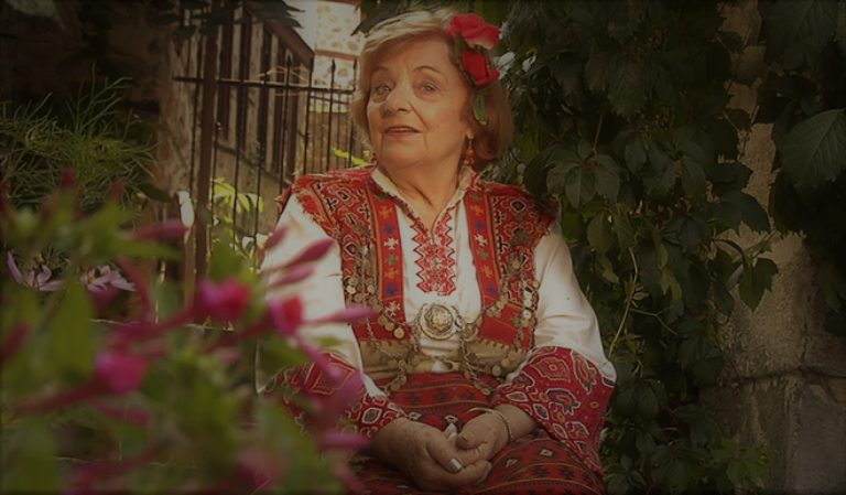 Тук слънцето грее по-ярко, а здравецът ухае по-силно ~ Любка РОНДОВА (ВИДЕО)