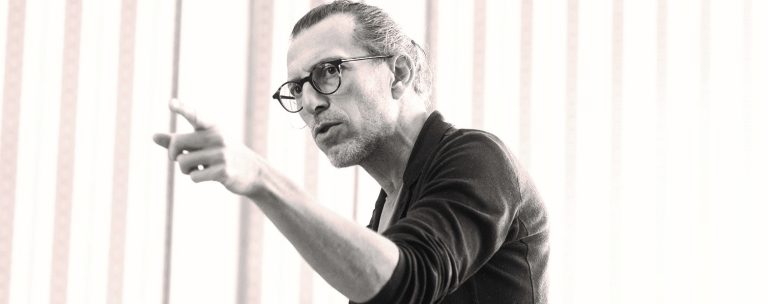 Побързайте, свършват билетите за „Танцът Делхи“ на Галин Стоев
