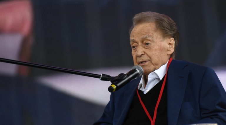 Напусна ни поетът Андрей Дементиев, възпял любовта и жените
