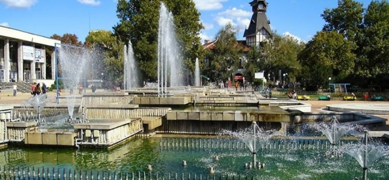 Почитаме оперния певец Борис Христов с паметник в Пазарджик