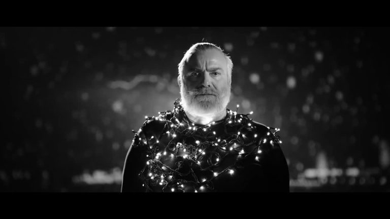 Владо Пенев на 61: Искам да си нося кръста с усмивка