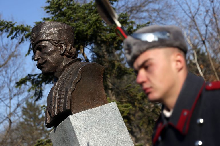 Откриха паметника на Капитан Петко Войвода в Борисовата градина