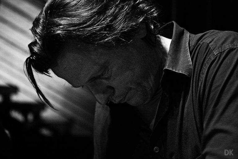 Разкази за щипка любов с вкус на горчив шоколад