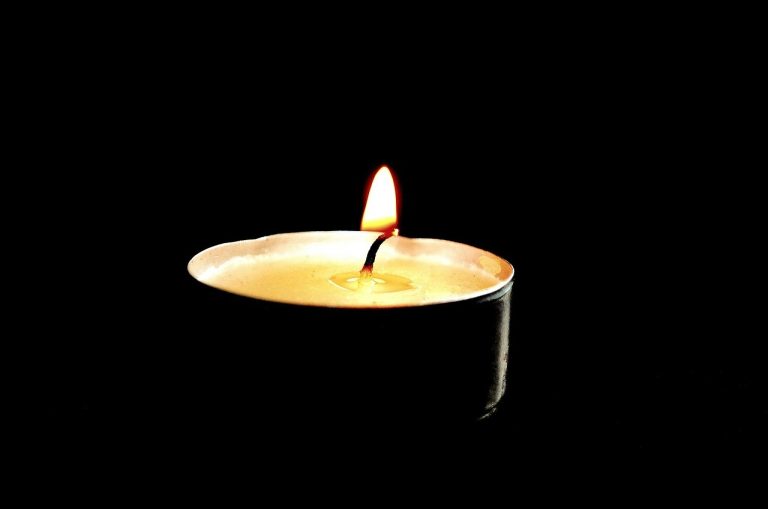 Почина поетът Петър Караангов