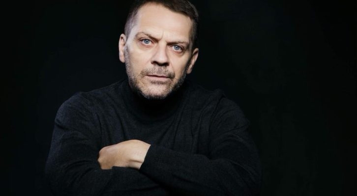 Димитър Баненкин чете „Майсторът на ореоли и пиринченият леген“ (ВИДЕО)