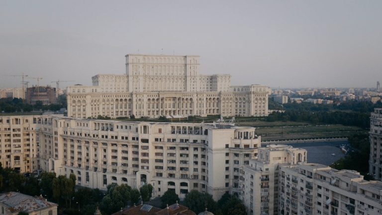 Документалната поредица „Дворците на народа“ вече и онлайн (ВИДЕО)