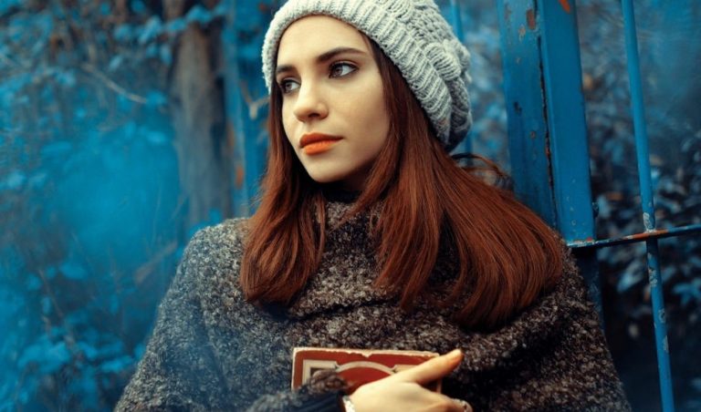 „Момичето, което усещаше книгите“ на Дези Икарди очарова читатели и критици
