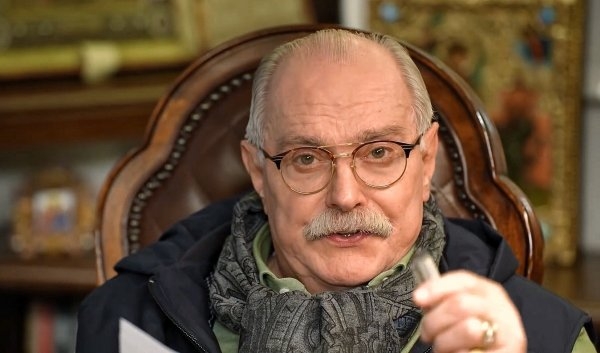 Русия ще бори фалшивите новини с такива от Никита Михалков
