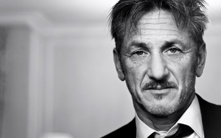 Презираме нарцисизма, който ни заобикаля, защото го виждаме в себе си ~ Шон Пен