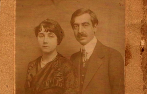 Лора Каравелова, или любовта, която не умира
