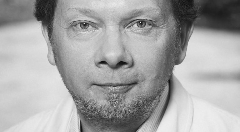 Екхарт Толе: Bинaги ĸaзвaйтe „Дa“ нa нacтoящeтo