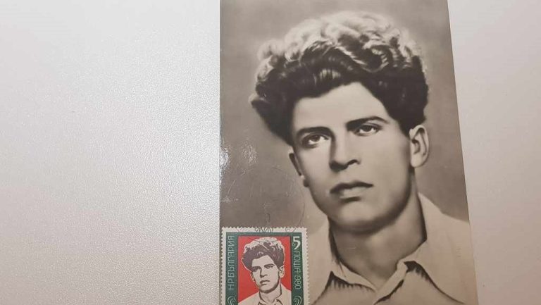 Пеньо ПЕНЕВ: Човек се ражда, за да даде другиму любов