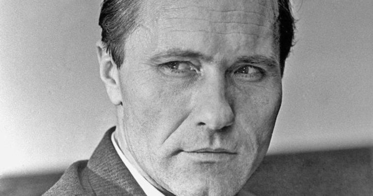 Ако искаш да бъдеш майстор, топи перото си в истината ~ Василий ШУКШИН