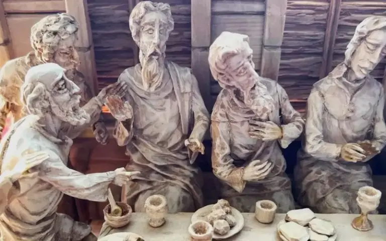 Изложба в Париж показва 60 произведения на самоуки наши художници (видео)