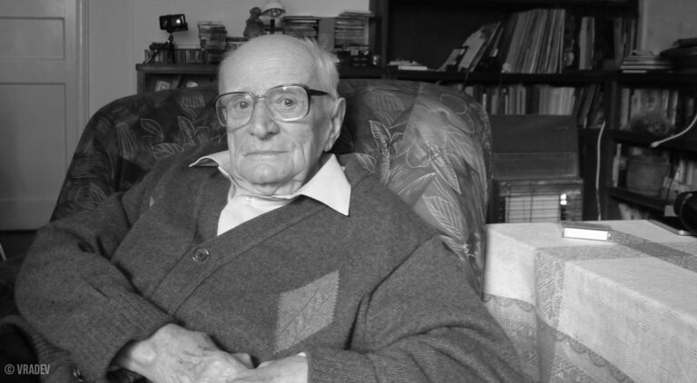 Валери Петров, сърцатият поет на България
