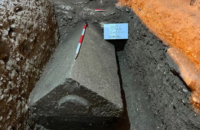 Саркофагът на „Свети Николай“ беше открит в едноименната църква в Анталия