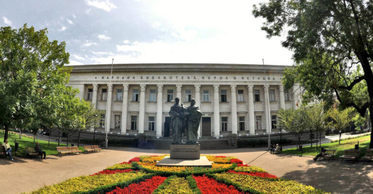 Националната библиотека показва Енинския ръкопис и Аргировия триод