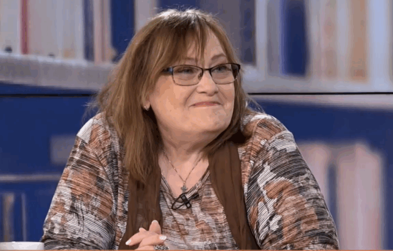 Любовта живее на шестия етаж