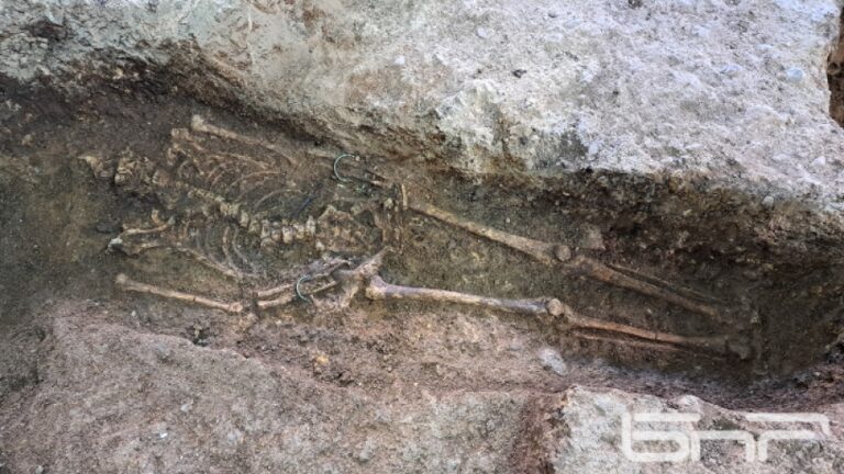 Открити са 13 антични гроба при археологическите проучвания на територията на НХА