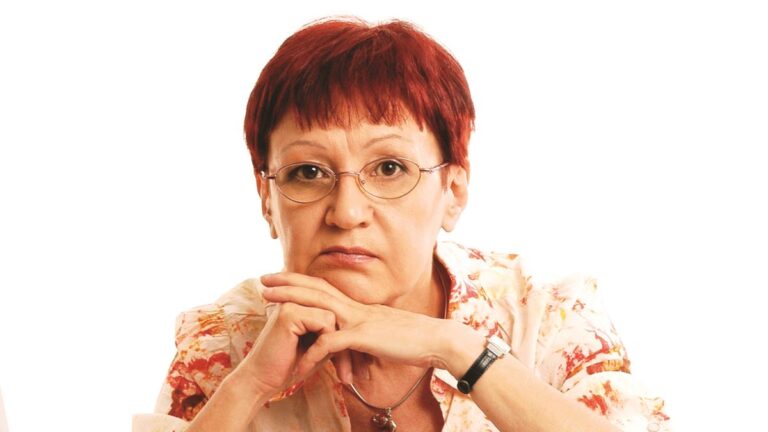 Днес мълчим с усмивка и четем Миряна Башева
