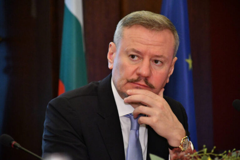 Министър Милошев уволни изпълнителния директор на НДК